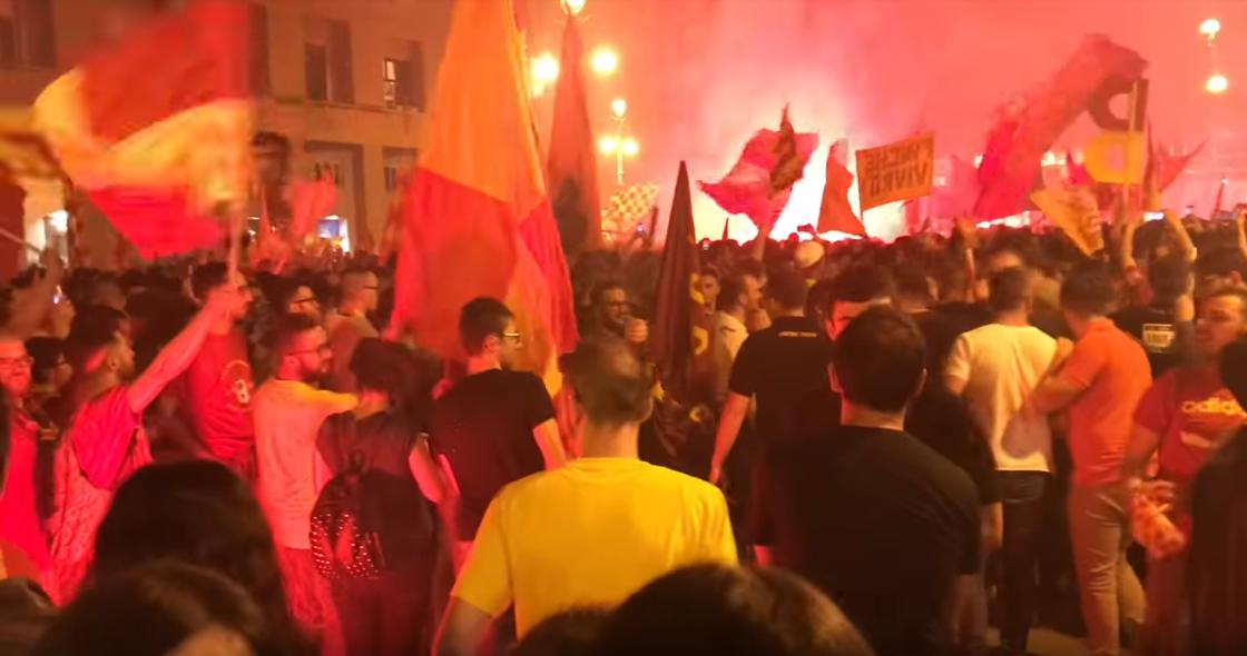 Piazza S. Oronzo in festa per la promozione
