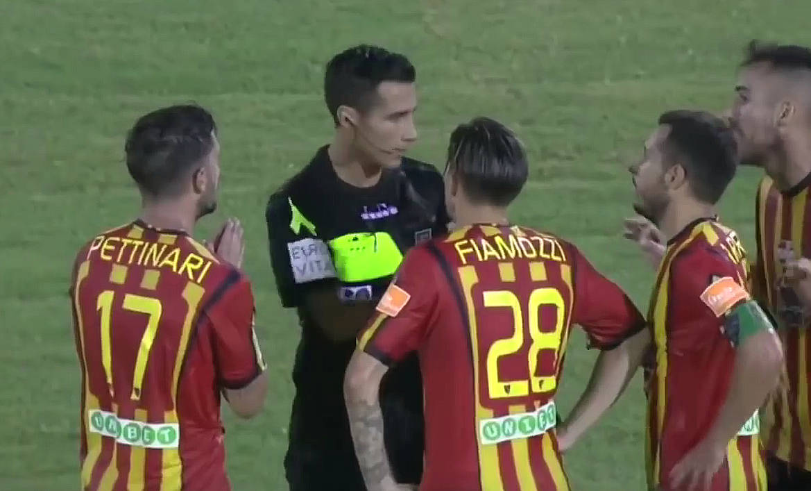 Proteste leccesi al termine di Lecce-Salernitana