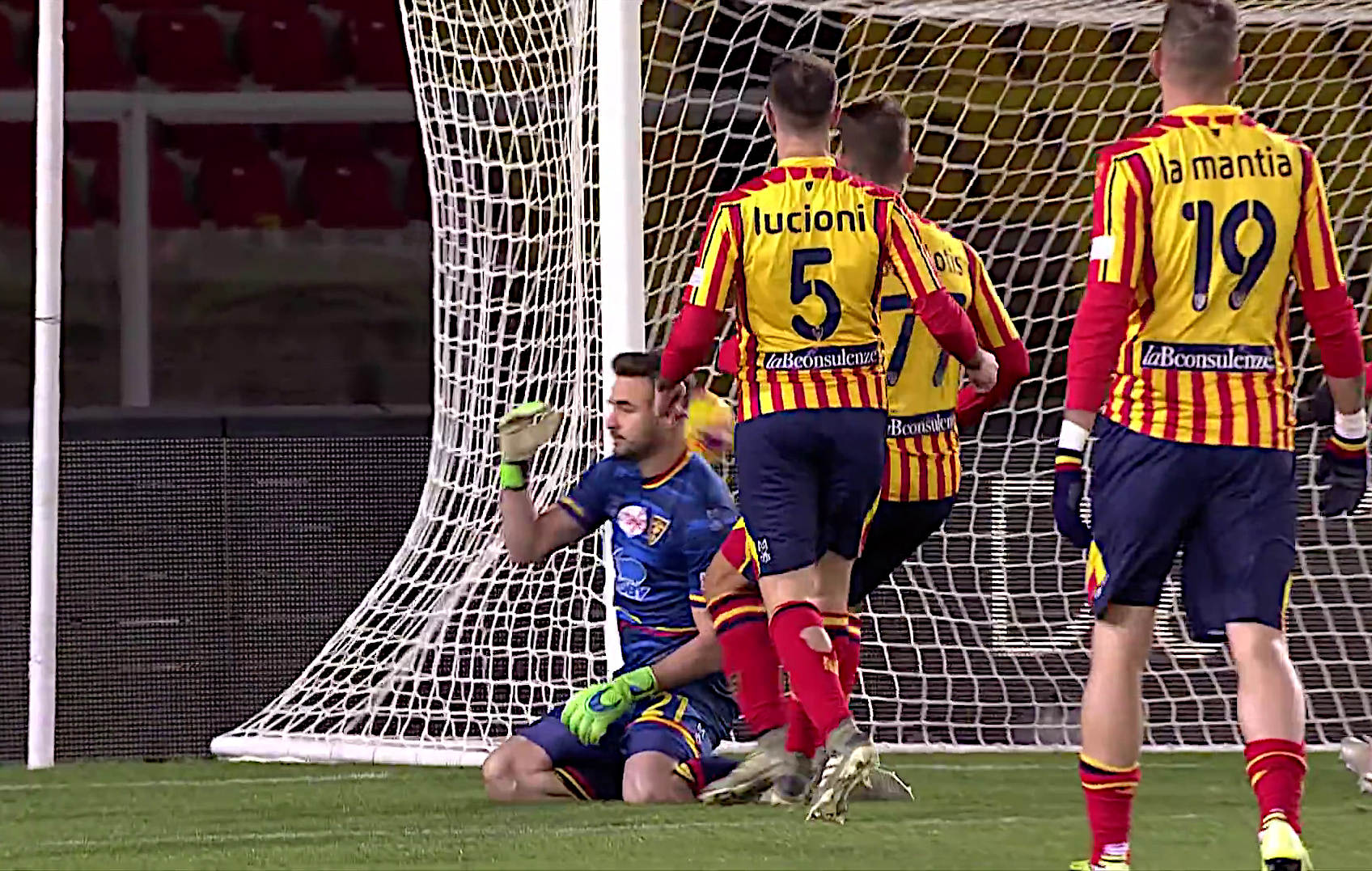 Il gol della vittoria friulana al Via del Mare