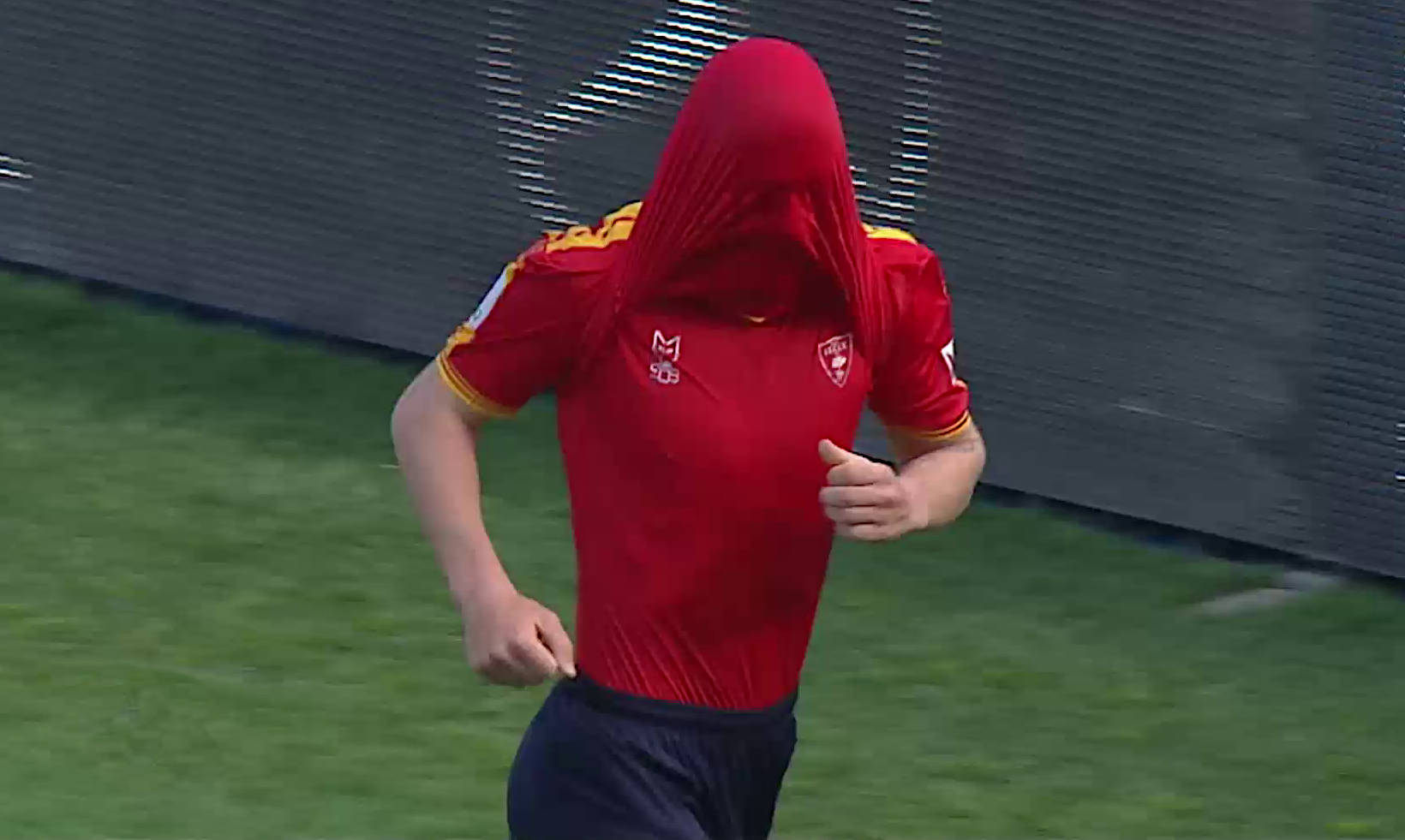 L'esultanza di Pettinari dopo un gol